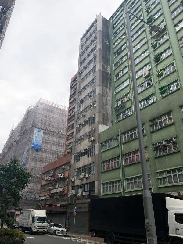 興業中心