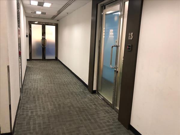 萬國寶通中心
