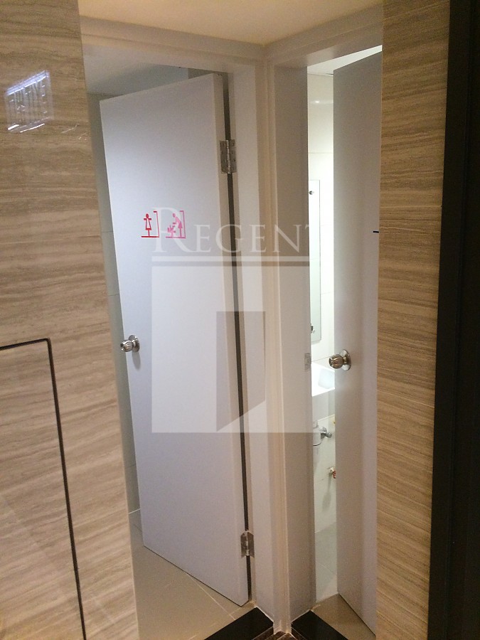 DES VOEUX ROAD C 168 (德輔道中168號)-RGP012302