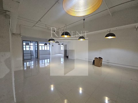 MAI ON INDUSTRIAL BUILDING (美安工業大廈)