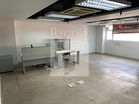 KINGSFORD INDUSTRIAL CENTRE (景發工業中心)