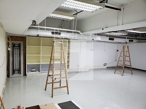 KWUN TONG INDUSTRIAL CENTRE BLOCK 04 (觀塘工業中心 第04座)