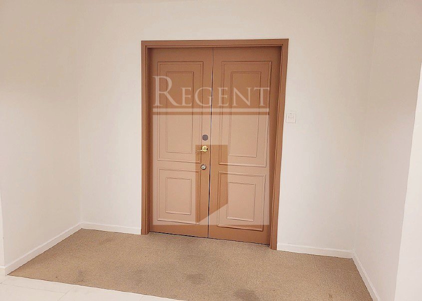 ONE ISLAND SOUTH -RGP025055