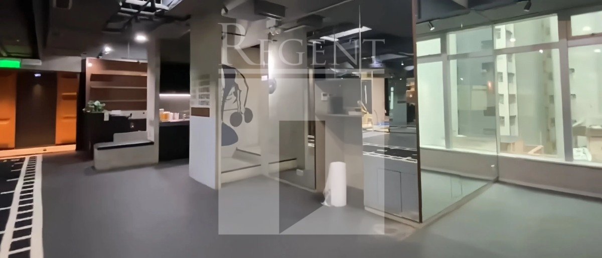 The Chelsea -RGP024218