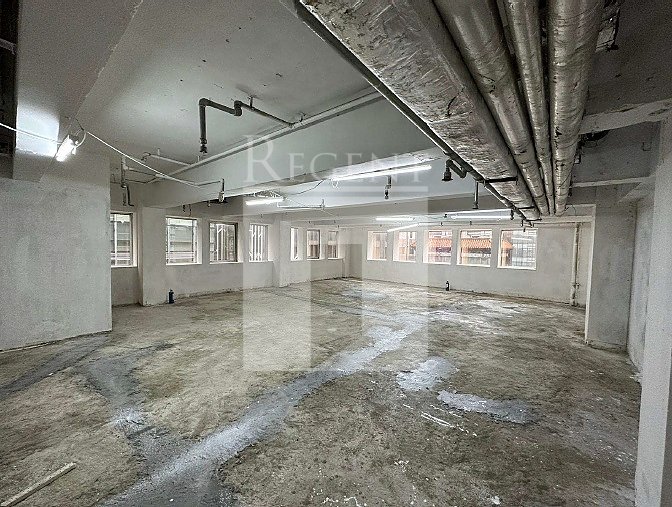 EMPEROR COMMERCIAL CENTRE (英皇商業中心)