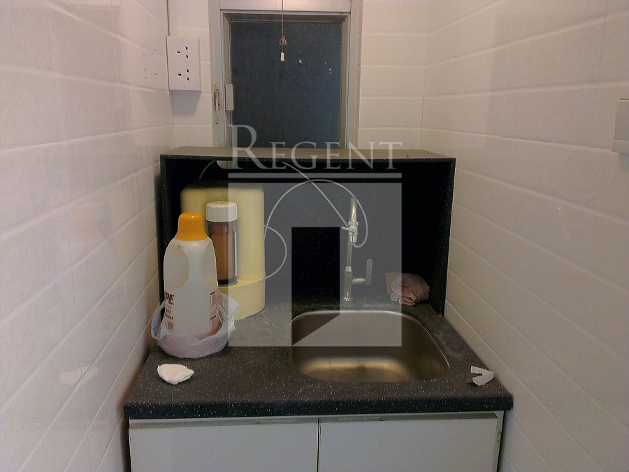 TAI SHING COMMERCIAL (YAUMATI) BUILDING (泰盛商业 油麻地 大楼)-RGP007597