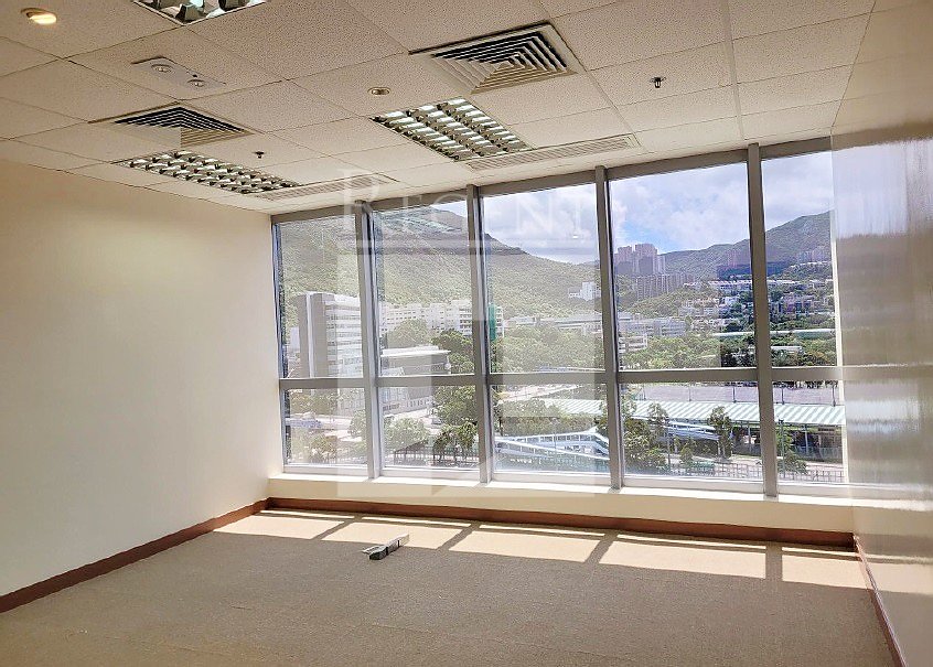 ONE ISLAND SOUTH -RGP025055