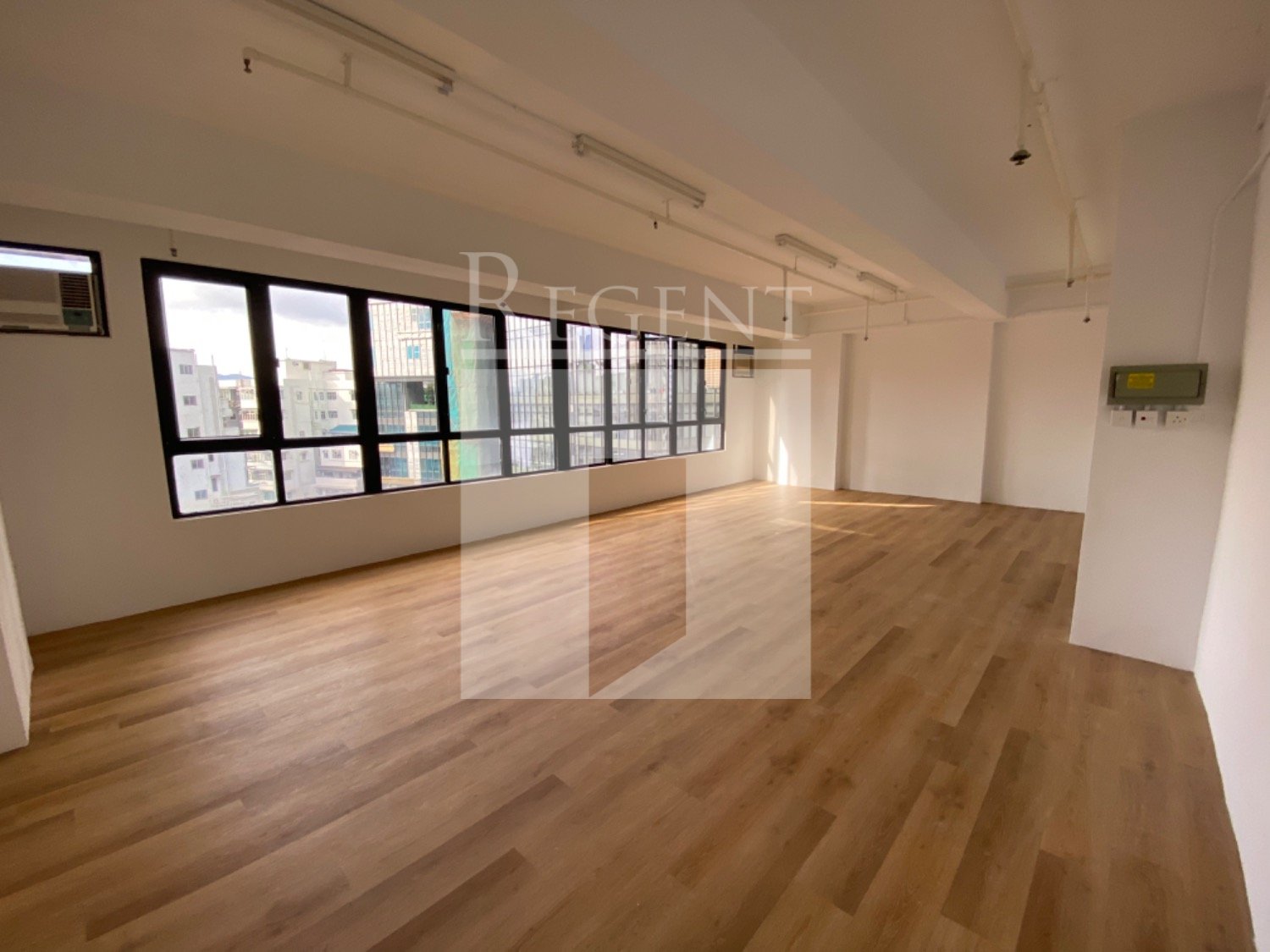 UNITED SUCCESS COMMERCIAL CENTRE (聯成商業中心)