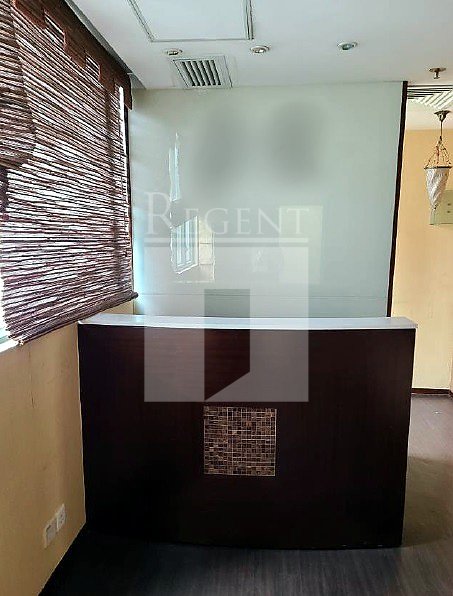 FEE TAT COMMERCIAL CENTRE (飛達商業中心)