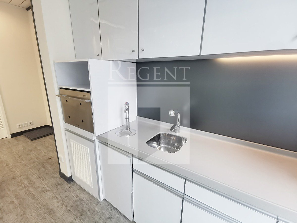 100QRC (皇后大道中100号)-RGP021741