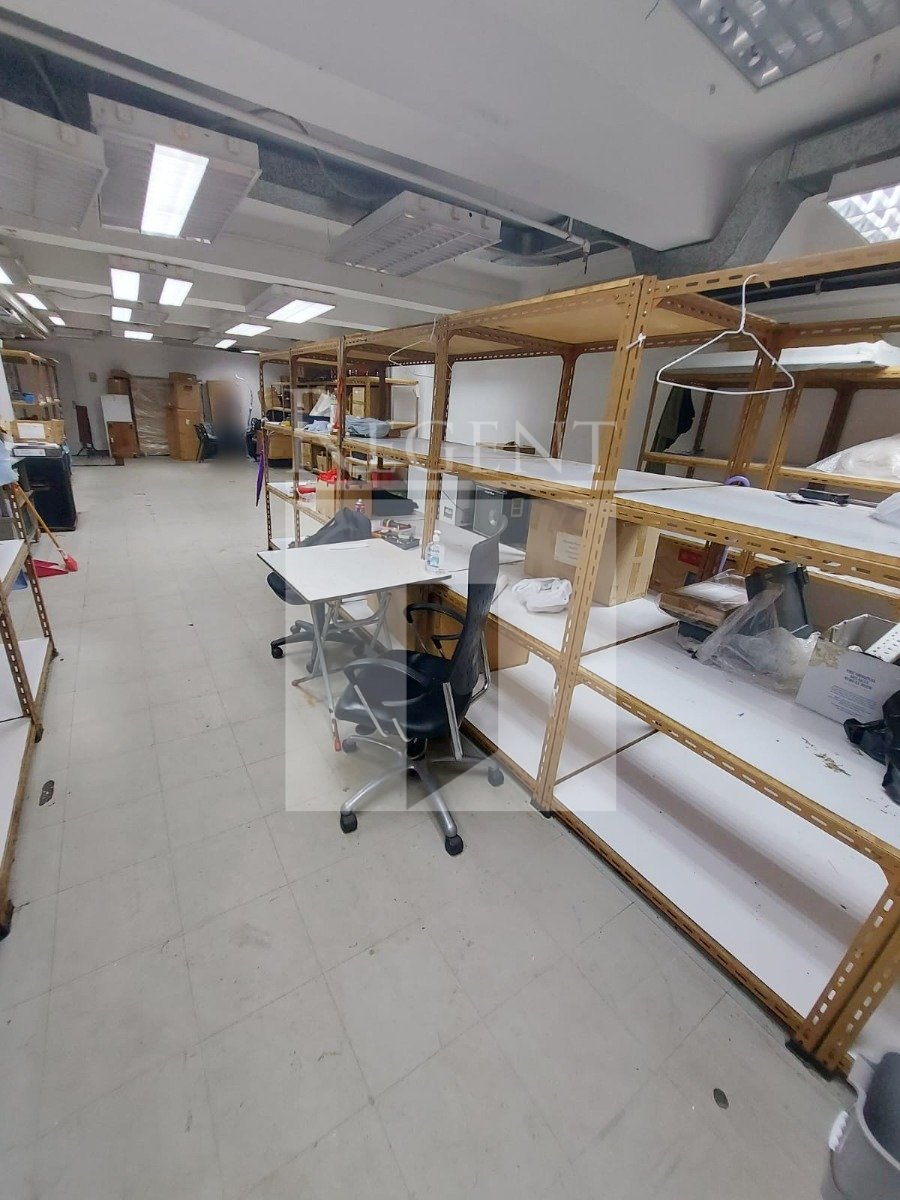 KNUTSFORD COMMERCIAL BUILDING (東港商業大廈)