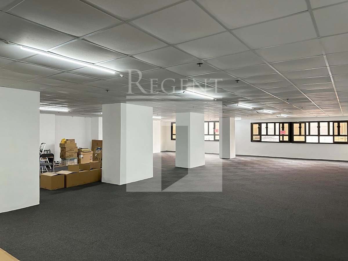 HARBOUR COMMERCIAL BUILDING (海港商業大廈)