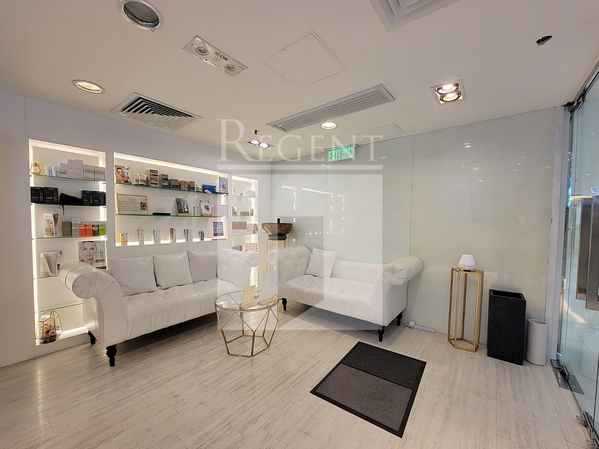 CARNARVON PLAZA (加拿芬廣場)