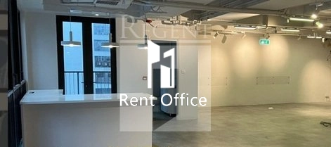 THE WHITNEY -C0577026