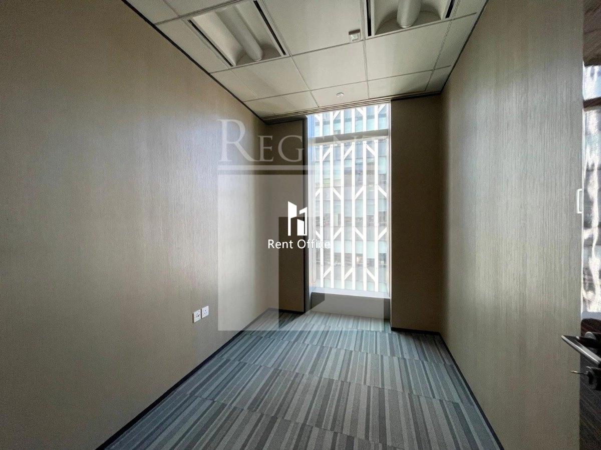 Des Voeux Road C 33 (德輔道中33號)-RGP032154