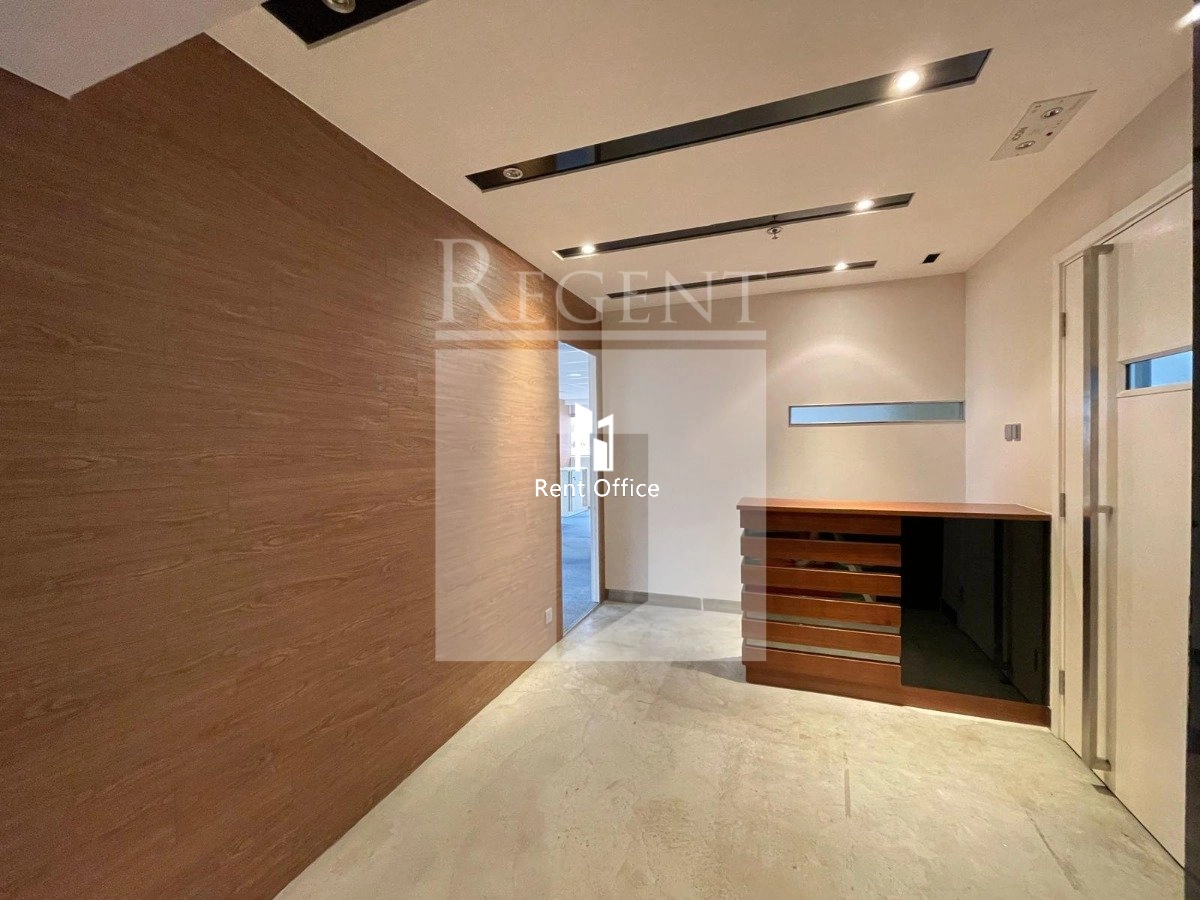 LEE WEST COMMERCIAL BUILDING (利威商業大廈)