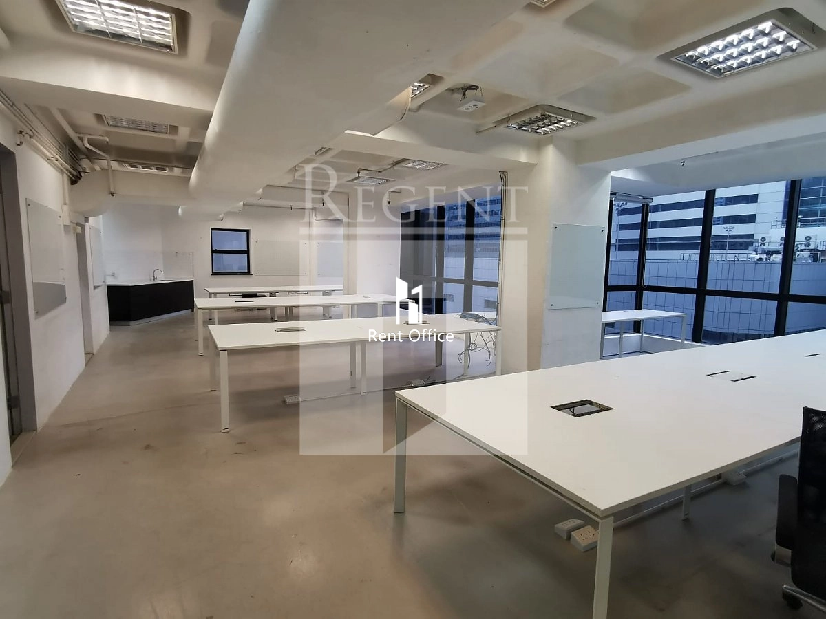 CHINA HONG KONG TOWER (中港大廈)