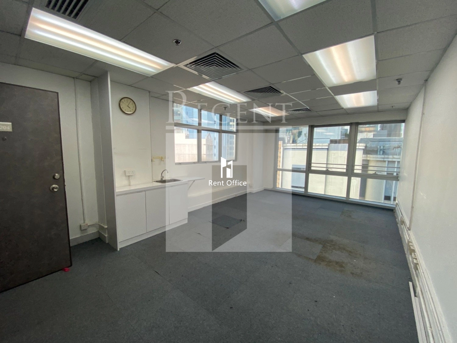 135 BONHAM STREETRAND TRADE CENTRE (文咸東街135商業中心)