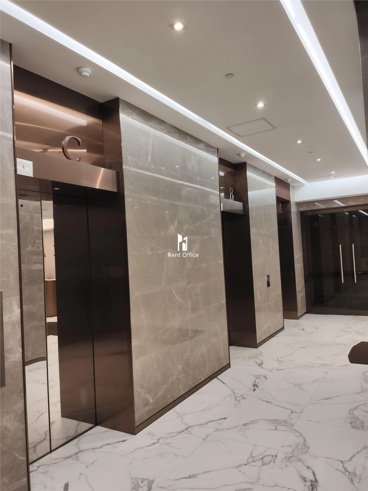 New Henry House  新顯利大廈