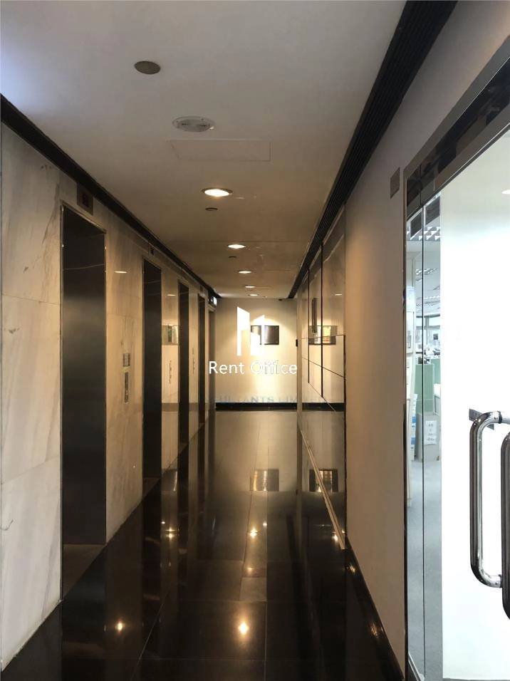 Universal Trade Centre  環貿中心