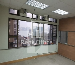 DES VOEUX COMMERCIAL CENTRE (德輔商業中心)