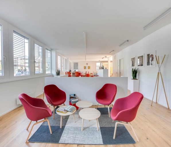 威士馬廣場-新加坡務式辦公室