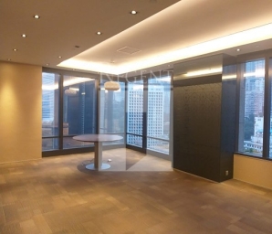 NINE QUEEN'S ROAD C (皇后大道中9號)