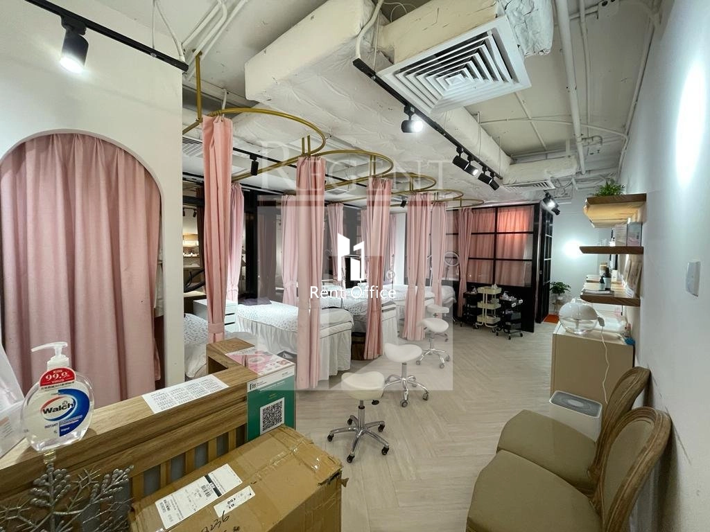 SIKI CENTRE (兆基商業中心)