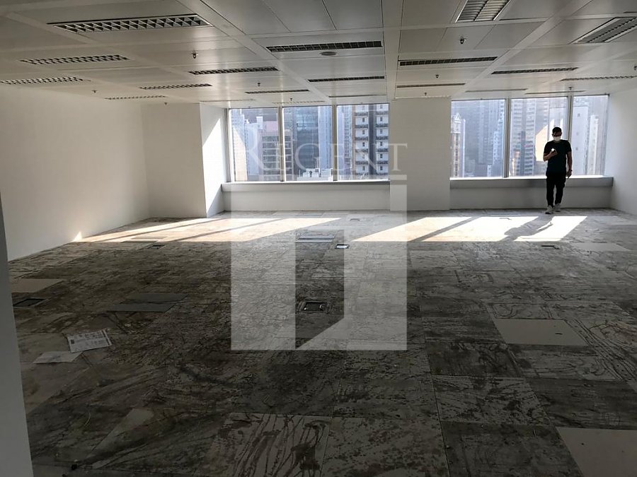 CENTER (中環中心)