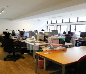 SUEN YUE BUILDING (信裕大廈)
