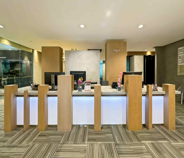 威士馬廣場-新加坡務式辦公室