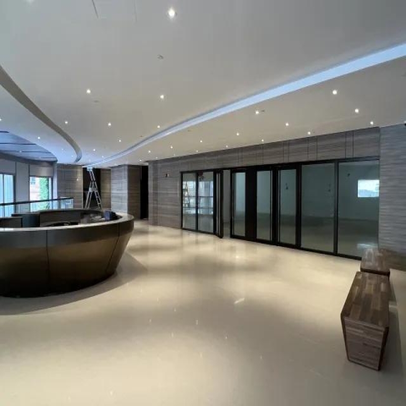 東傲