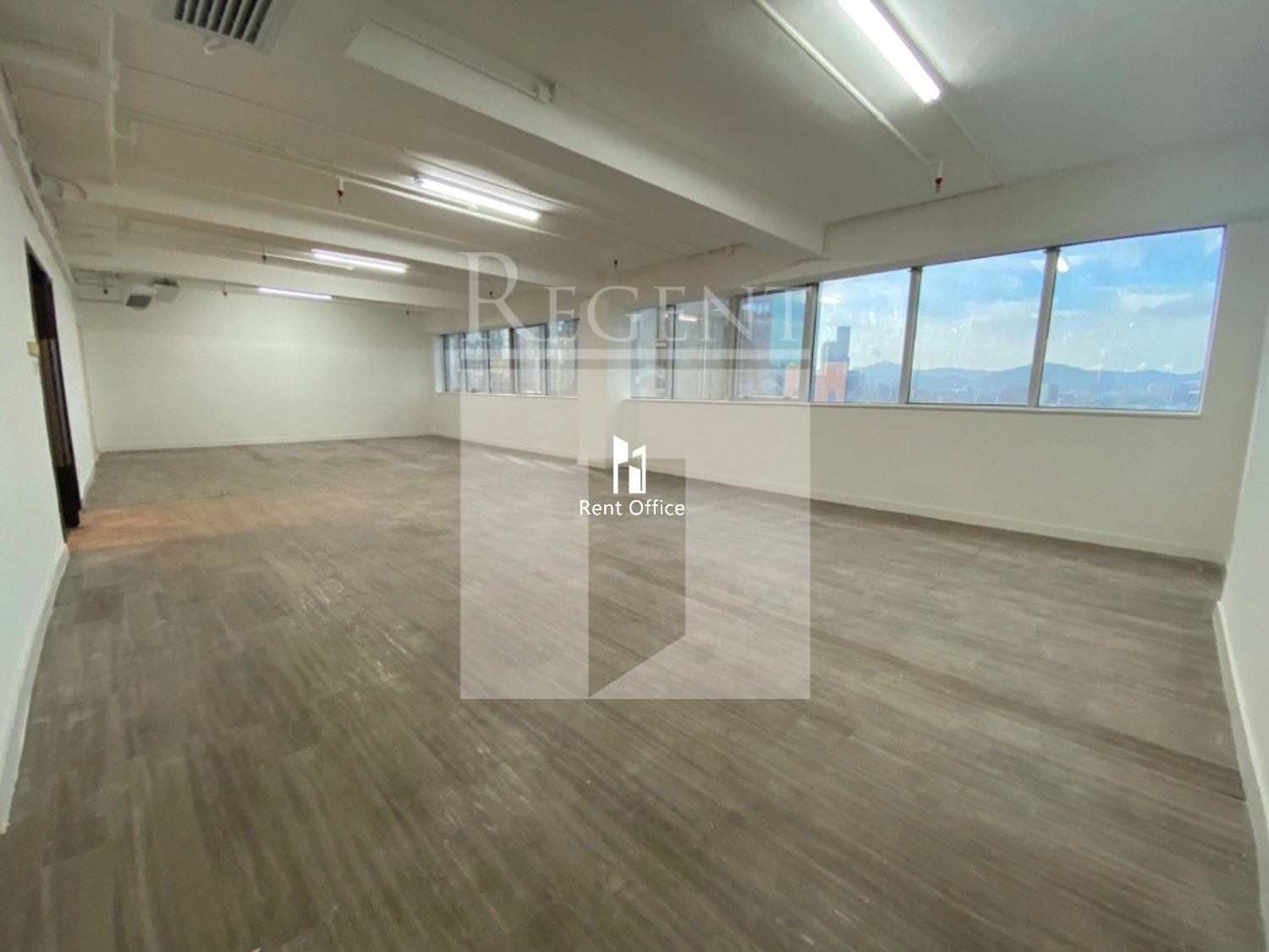 WAY ON COMMERCIAL BUILDING (維安商業大廈)