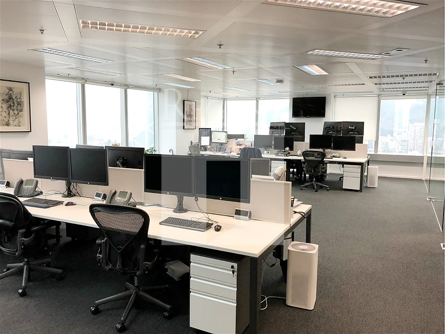 CENTER (中環中心)