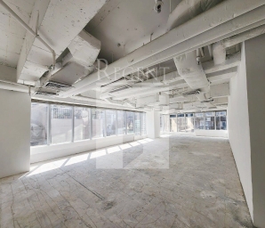 UNIVERSAL TRADE CENTRE (環貿中心)