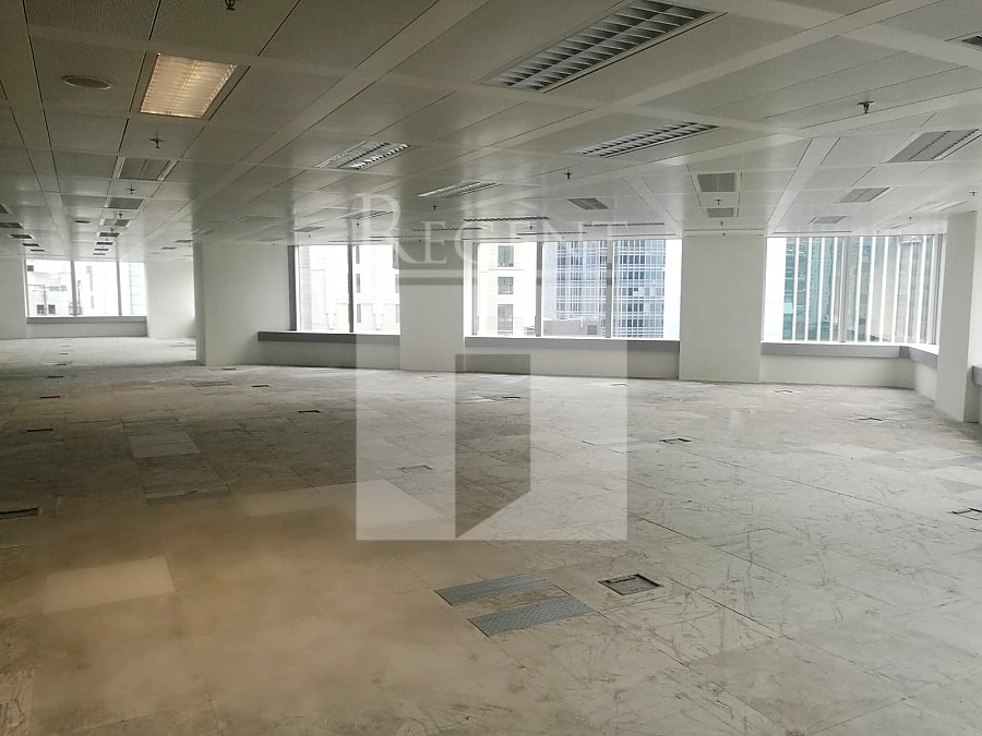 THE CENTER (中環中心)