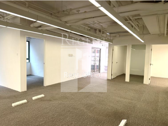 OFFICEPLUS @WAN CHAI (協成行灣仔中心)