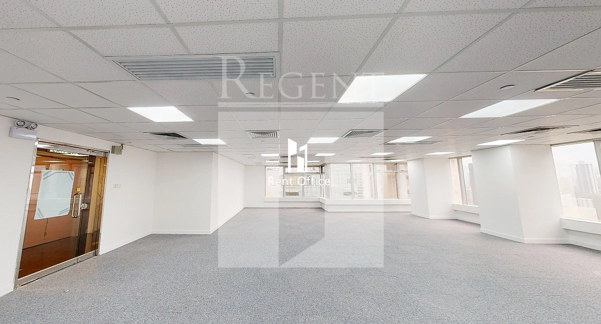 UNIVERSAL TRADE CENTRE (環貿中心)