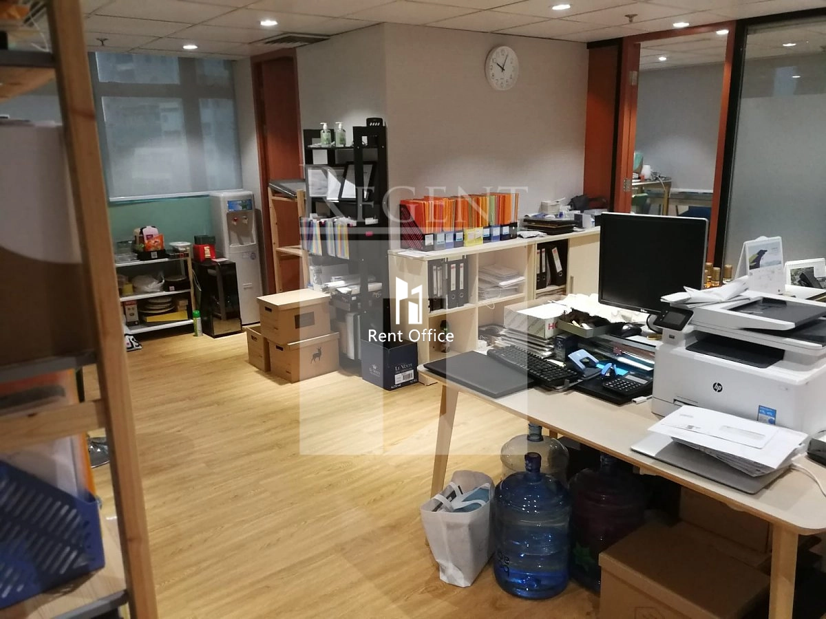 135 BONHAM STREETRAND TRADE CENTRE (文咸東街135商業中心)