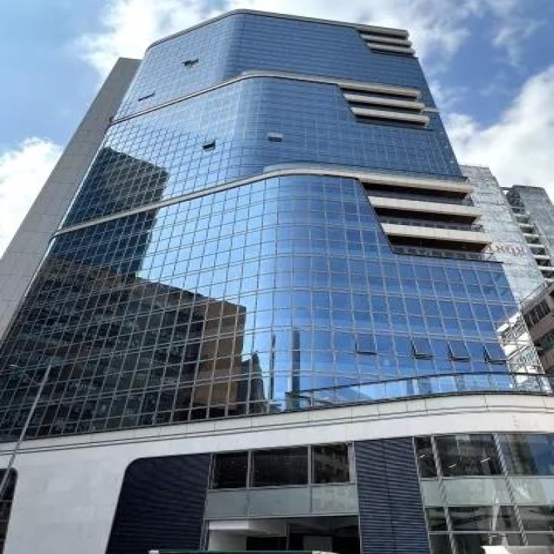 東傲