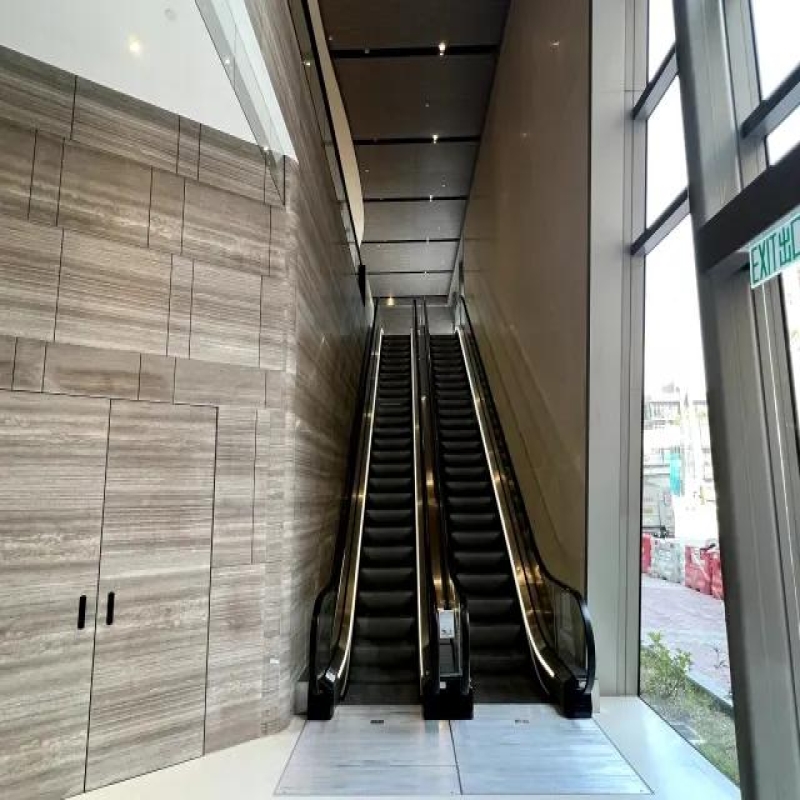 東傲