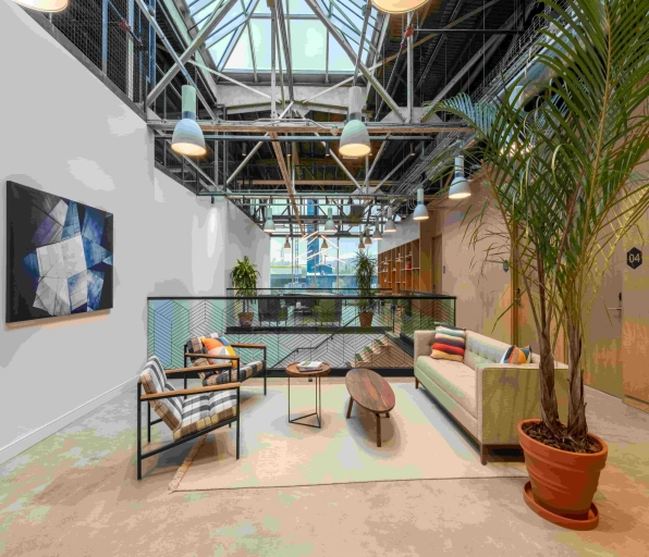 麥地那塔-杜拜務式辦公室